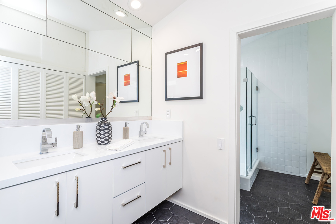 2557 Greenvalley Road Los Angeles, CA 90046 - Photo 40 of 54