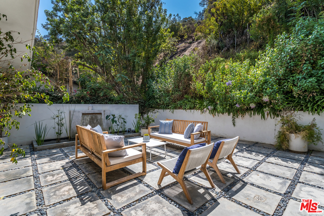 2557 Greenvalley Road Los Angeles, CA 90046 - Photo 42 of 54