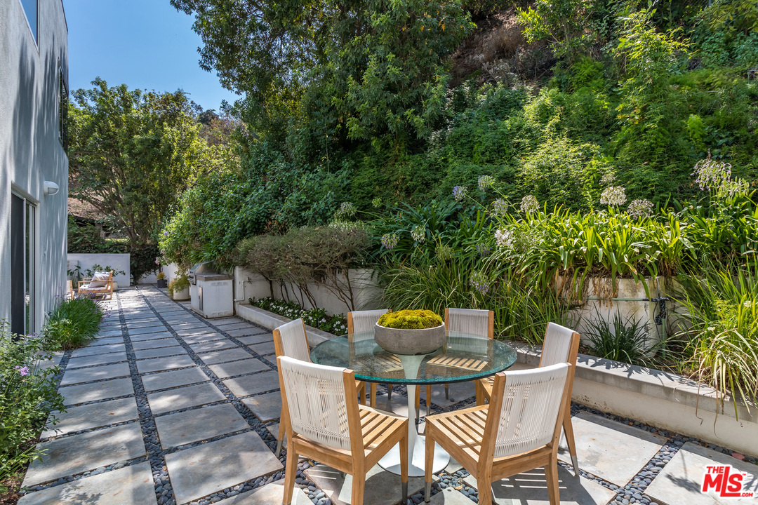 2557 Greenvalley Road Los Angeles, CA 90046 - Photo 47 of 54