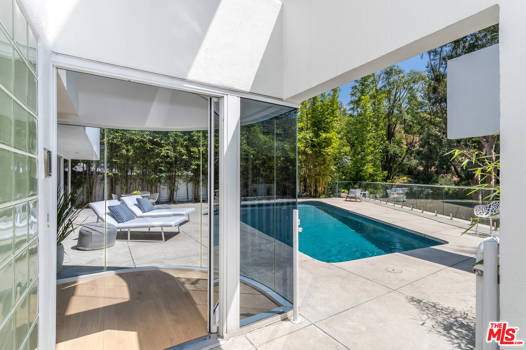 2557 Greenvalley Road Los Angeles, CA 90046 - Photo 7 of 54