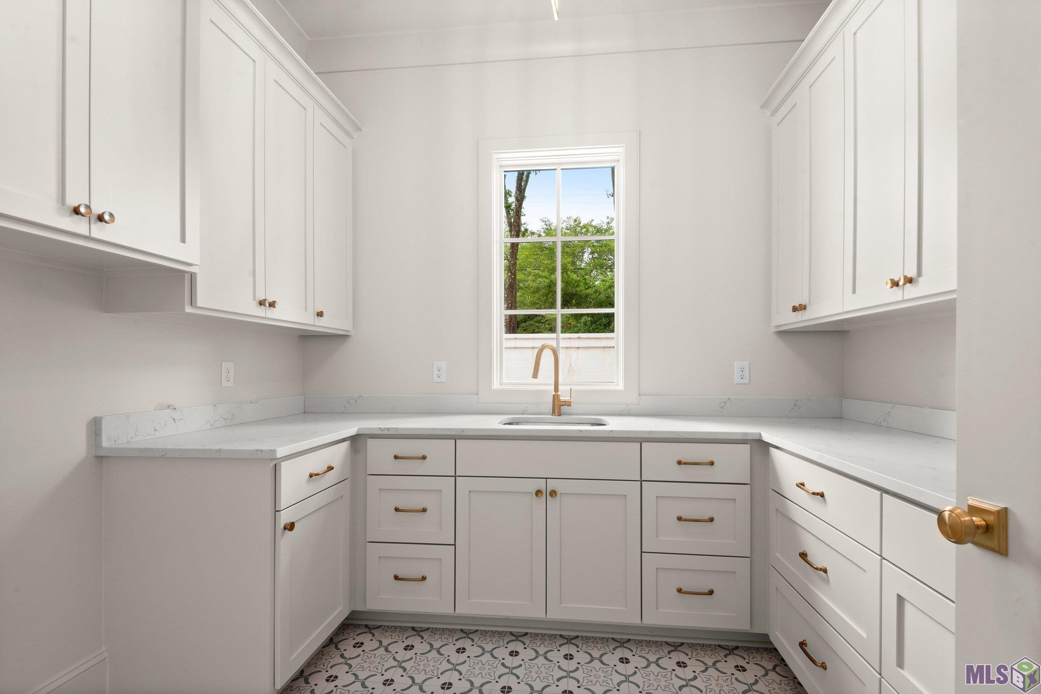 7208 Adelia Lane Baton Rouge, LA 70806 - Photo 17 of 47 Laundry