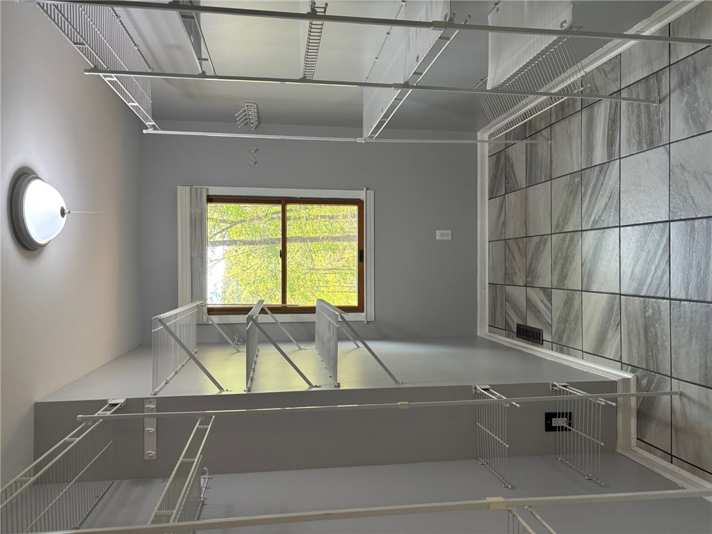 9 Tradewinds Way Salem, SC 29676 - Photo 22 of 45 Bright and airy Primary closet