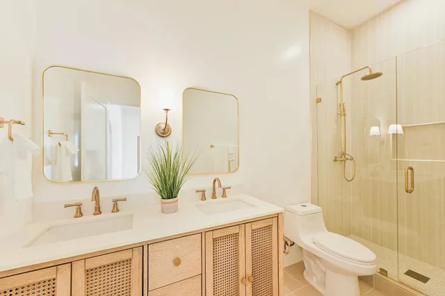 $2,599,995 | 3951 Atascadero Drive, San Diego, CA 92107