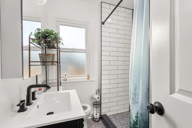 $547,300 | 8464 Gross Point Road, Skokie, IL 60077