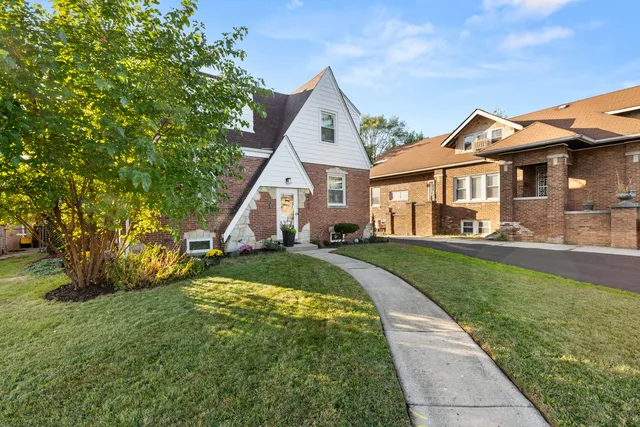 $547,300 | 8464 Gross Point Road, Skokie, IL 60077
