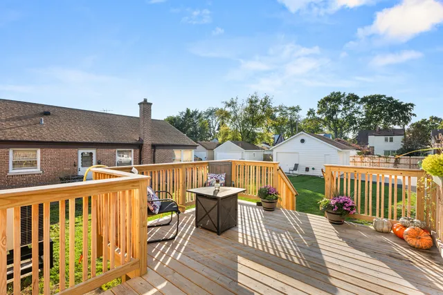 $547,300 | 8464 Gross Point Road, Skokie, IL 60077