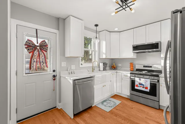 $547,300 | 8464 Gross Point Road, Skokie, IL 60077