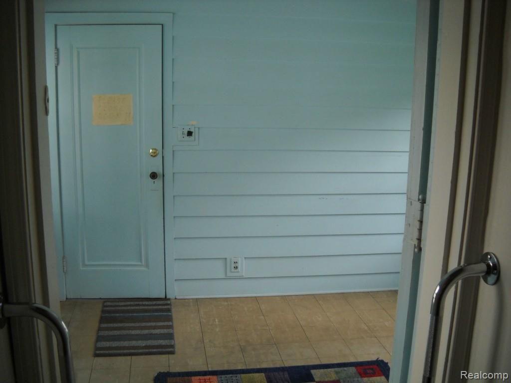 28310 Five Mile Road Livonia, MI 48154 - Photo 22 of 28 DSCN2207.jpg