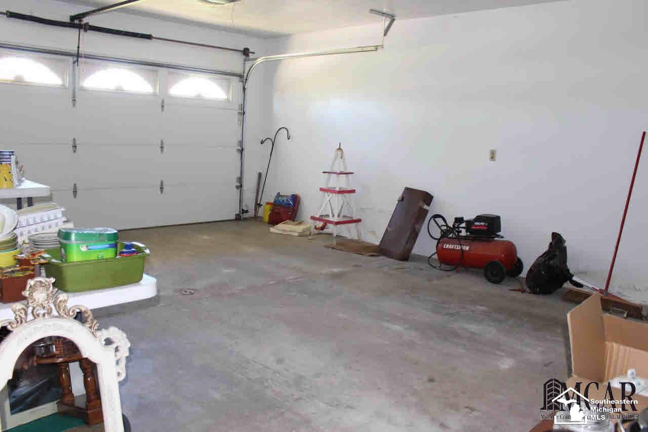 9009 North Ann Arbor Road Dundee, MI 48131 - Photo 34 of 45 21220832-33.JPG