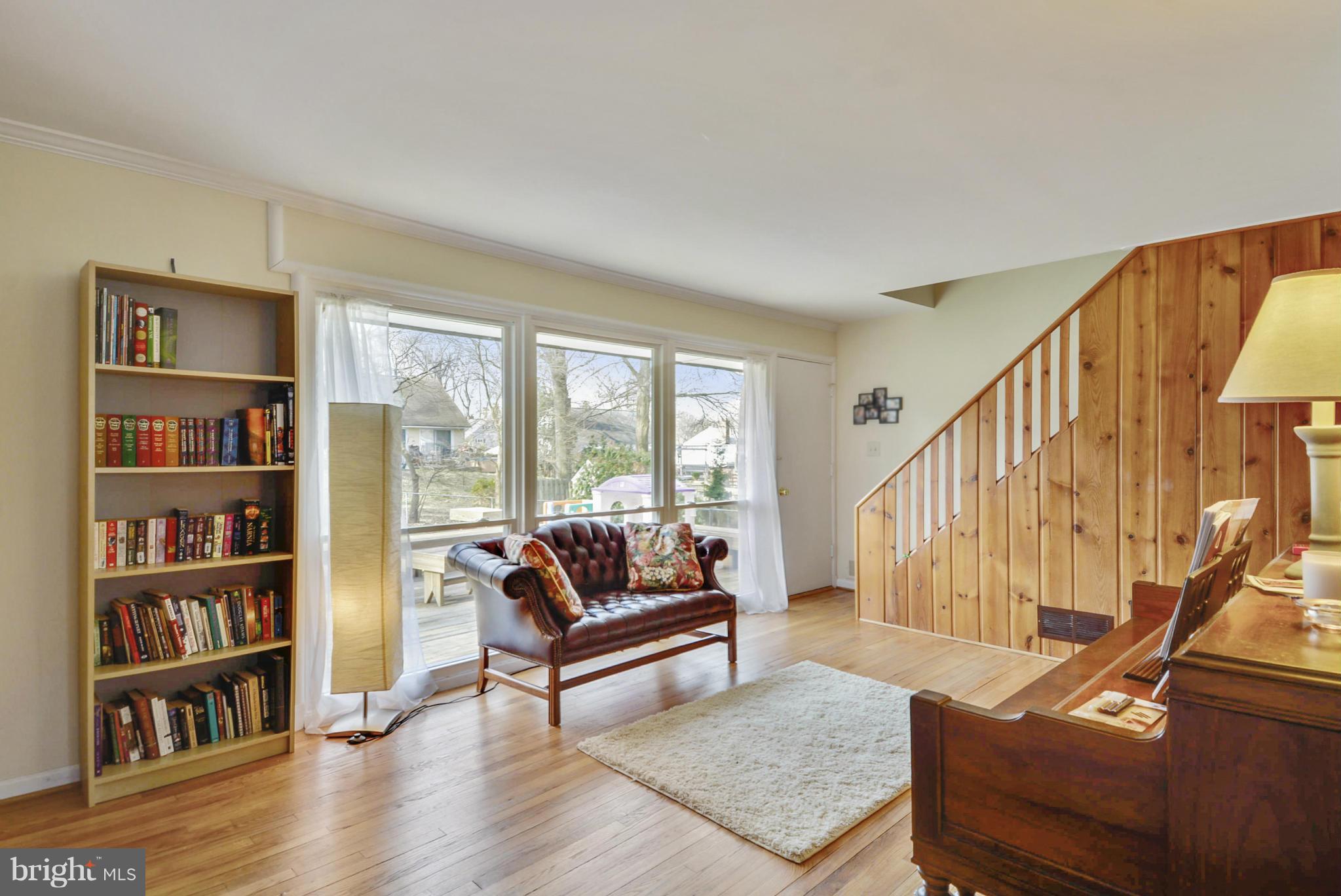 809 Brice Road Rockville, MD 20852 - Photo 5 of 20 Living Room