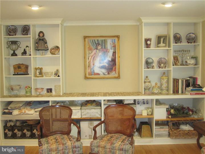 303 Kresson Road Voorhees, NJ 08043 - Photo 6 of 24 Living Room