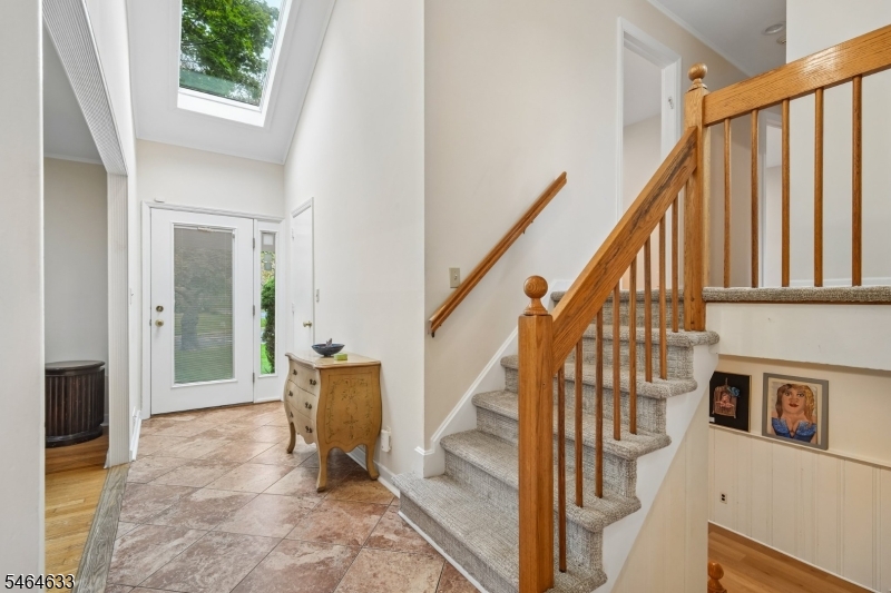 91 Ridge Drive Livingston, NJ 07039 - Photo 4 of 32 Gallery Image 4