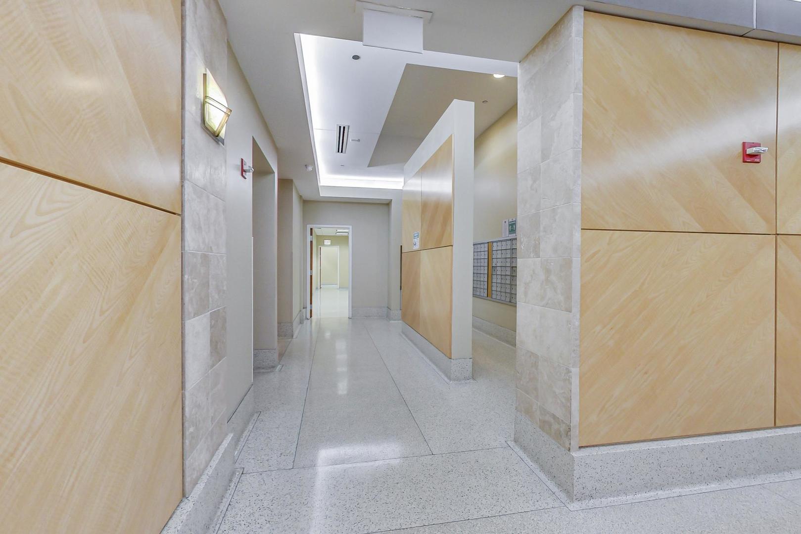 1717 South Prairie Avenue, Unit 802 Chicago, IL 60616 - Photo 28 of 33 a view of a hallway