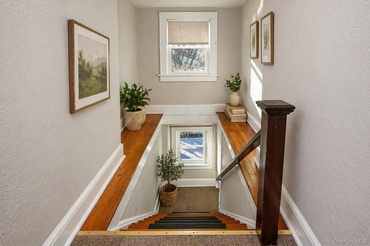 9 9th Street, Unit 3 New Rochelle, NY 10801 - Photo 6 of 11 Stairway from Sunroom to Apartment