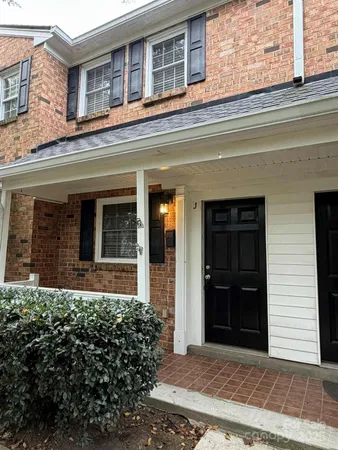 $240,000 | 1218 Green Oaks Lane, Unit J, Charlotte, NC 28205