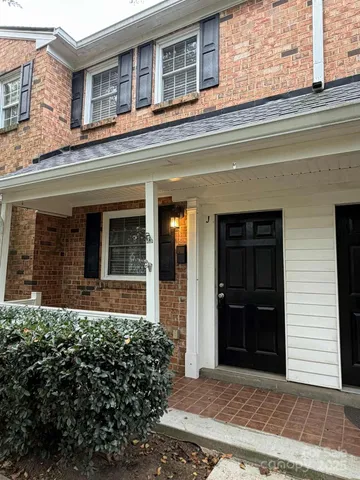 $240,000 | 1218 Green Oaks Lane, Unit J, Charlotte, NC 28205