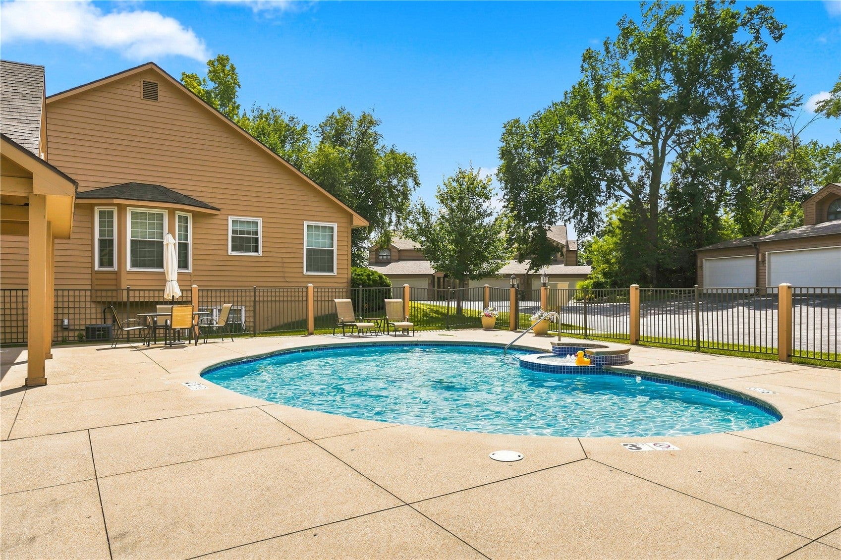755 East Post Road Southeast, Unit 2 Cedar Rapids, IA 52403 - Photo 23 of 25 Gallery Image 23