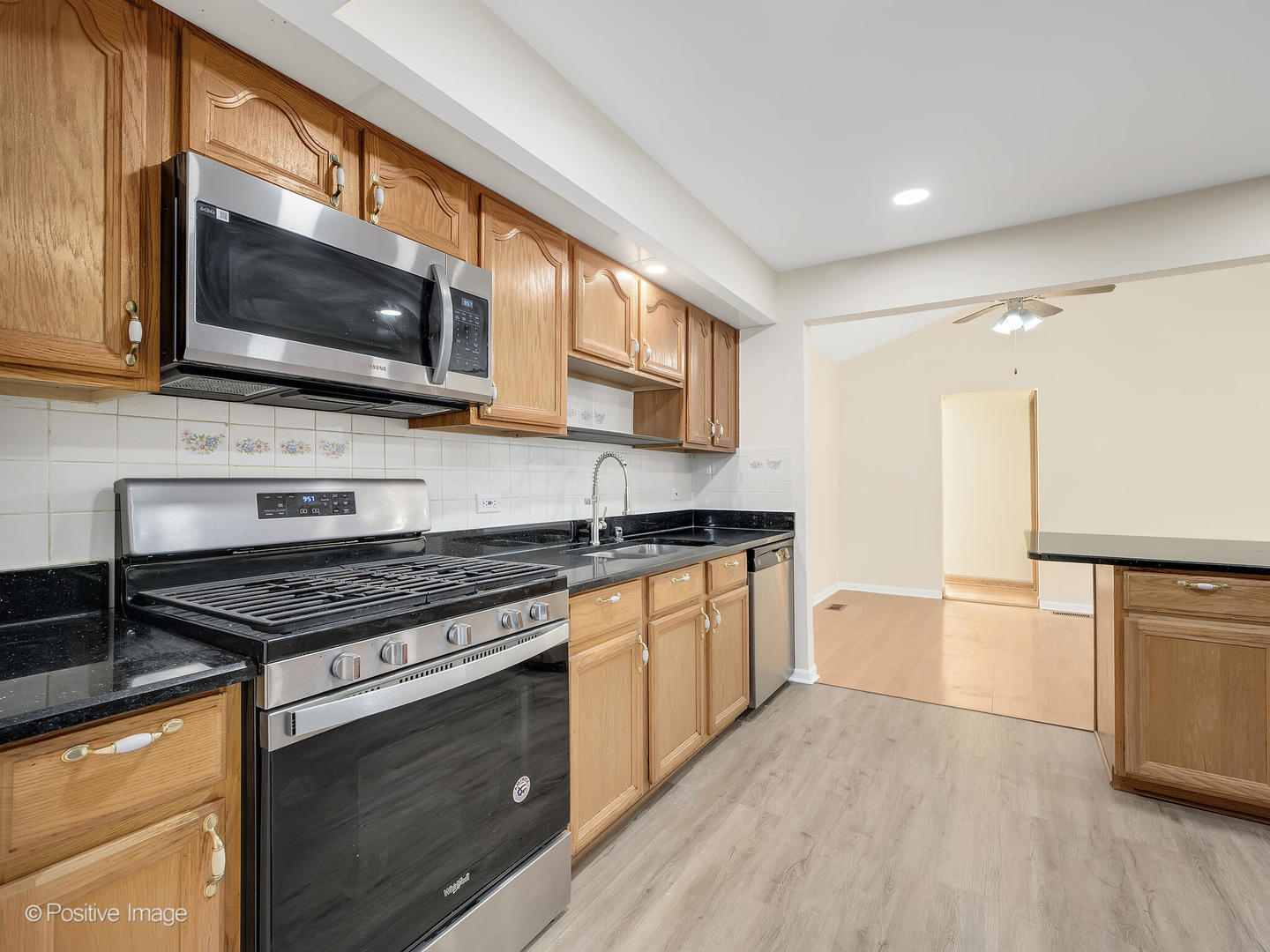 1500 Pershing Avenue Wheaton, IL 60189 - Photo 15 of 31