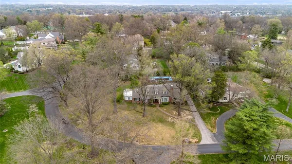 $869,000 | 58 Frontenac Estates Drive, Frontenac, MO 63131