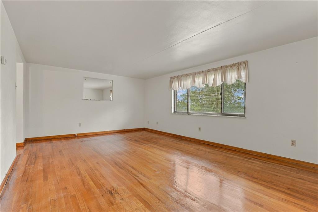 2485 Greentree Road Carnegie, PA 15106 - Photo 12 of 50 Gallery Image 12