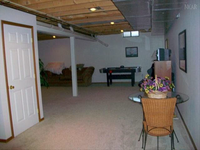 15030 Strasburg Road Monroe, MI 48161 - Photo 15 of 19 Family Room