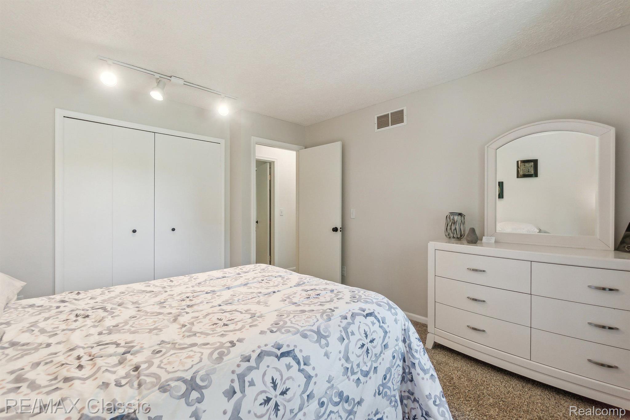 3340 North Hickory Ridge Road Highland, MI 48357 - Photo 20 of 44 Gallery Image 20