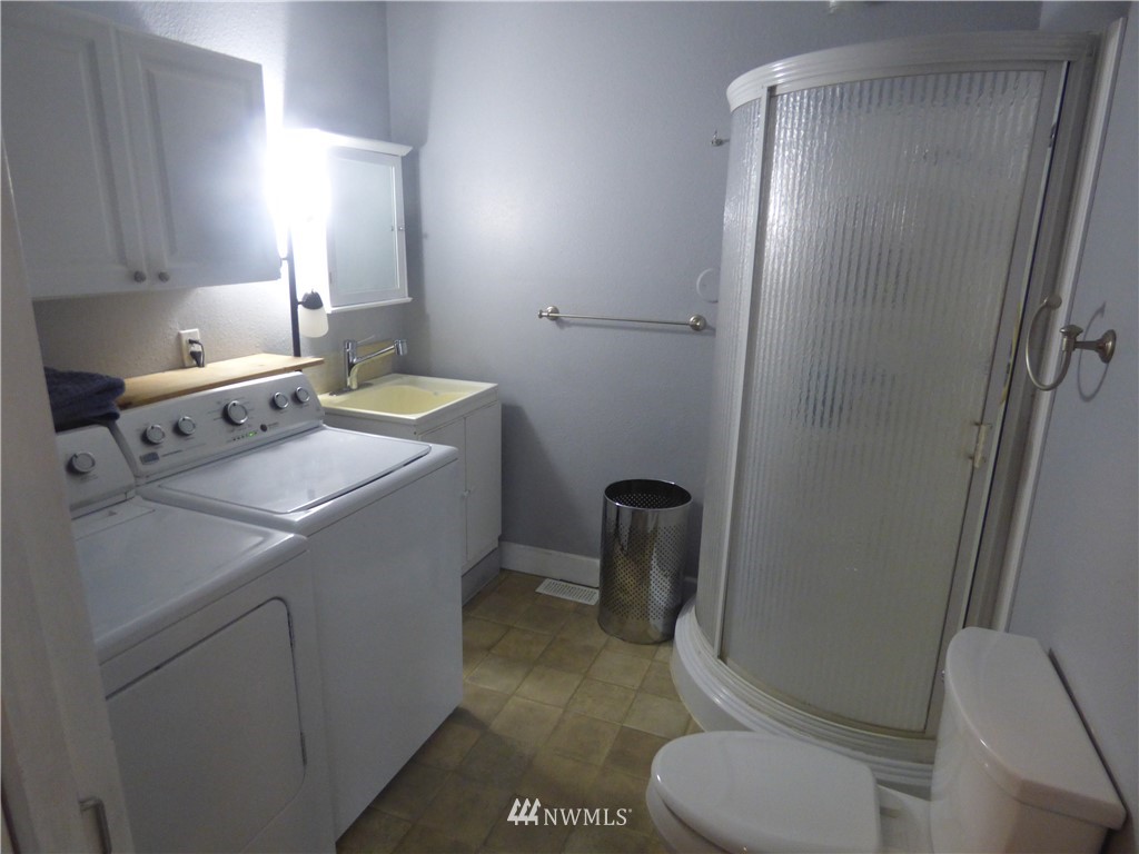 4215 Robin Road West University Place, WA 98466 - Photo 11 of 15 Gallery Image 11