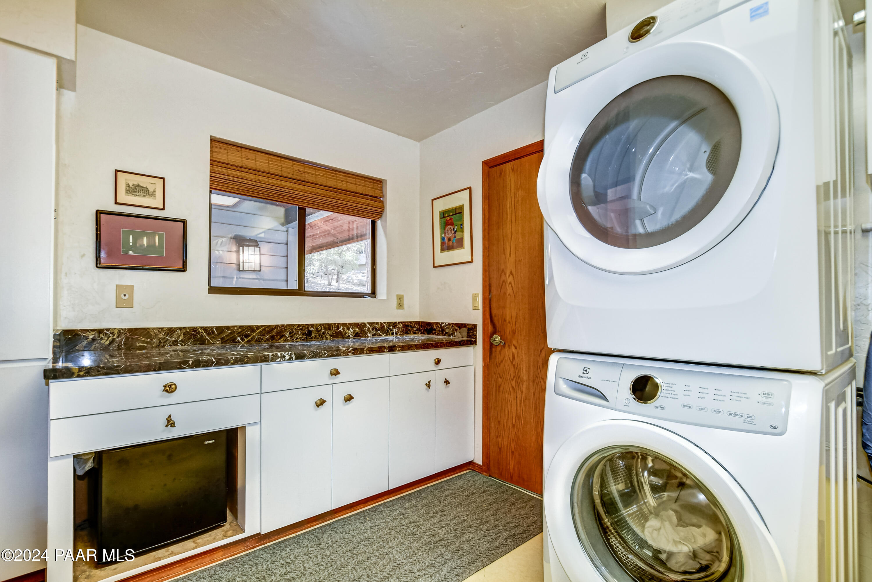 1815 Coyote Road Prescott, AZ 86303 - Photo 28 of 32 Laundry Room 1
