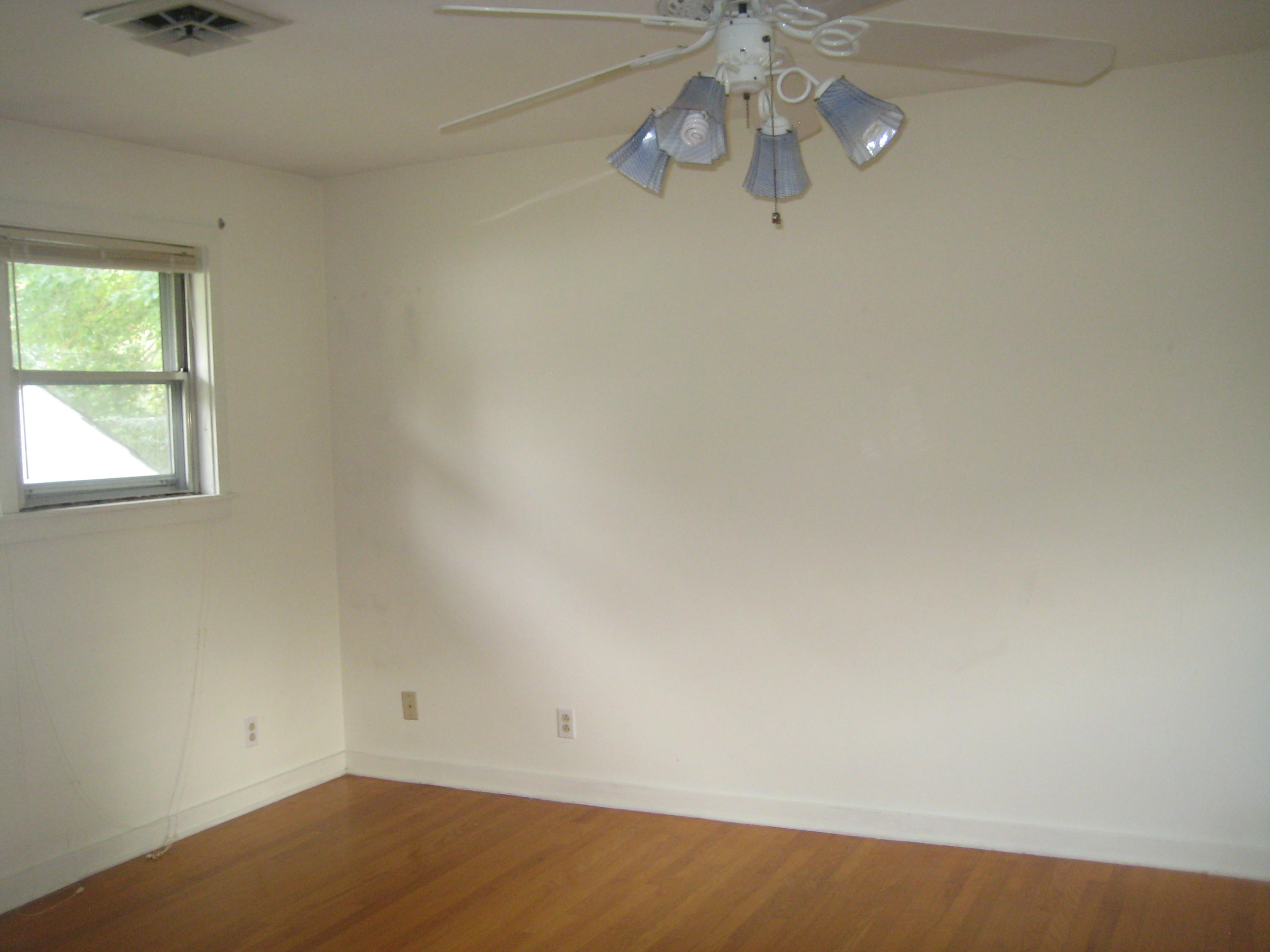 112 Pembroke Road Oak Ridge, TN 37830 - Photo 11 of 19 112 Pembroke Road 015