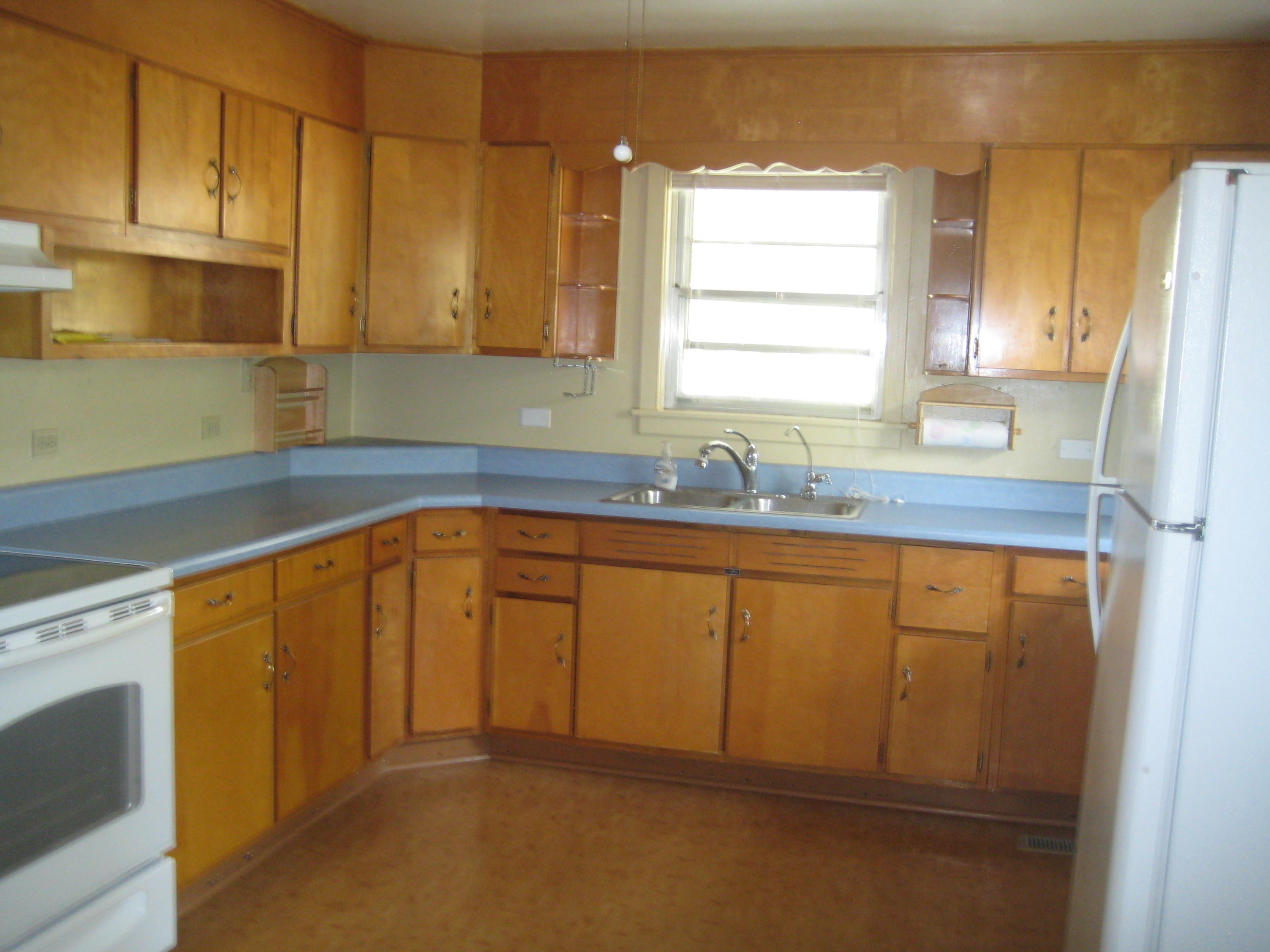 112 Pembroke Road Oak Ridge, TN 37830 - Photo 4 of 19 112 Pembroke Road 006