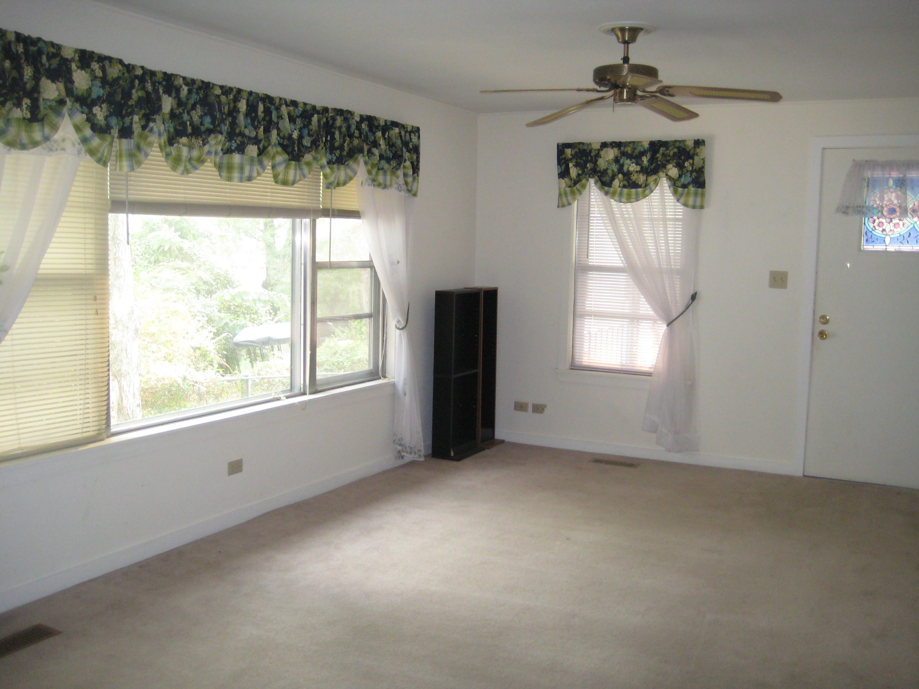 112 Pembroke Road Oak Ridge, TN 37830 - Photo 6 of 19 112 Pembroke Road 008