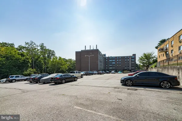 $1,750 | 6100 Henry Avenue, Unit 4I, Philadelphia, PA 19128