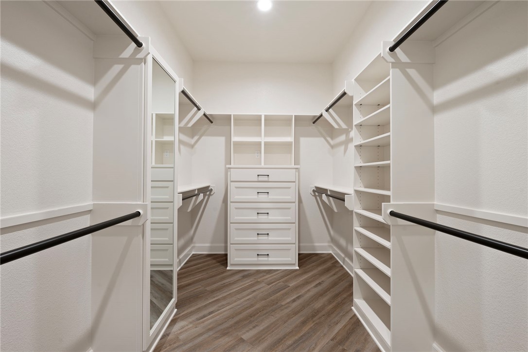 4602 Wesson Drive Bryan, TX 77808 - Photo 21 of 50 Large primary bedroom closet #1