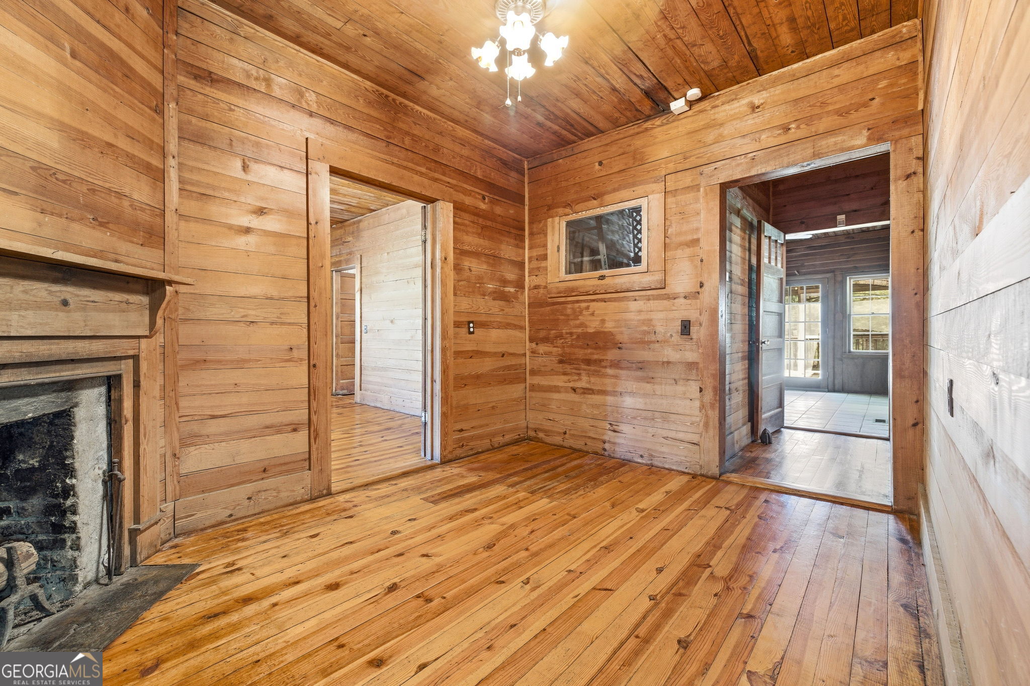 3213 Highway 326 Commerce, GA 30530 - Photo 15 of 40 a view of empty room with wooden floor