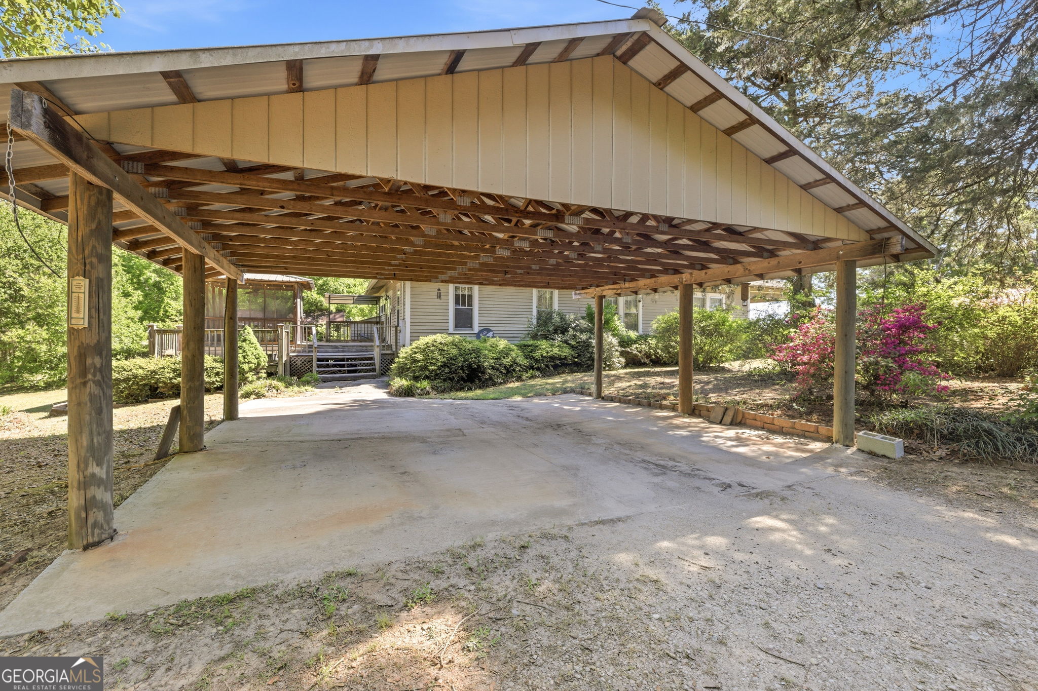 3213 Highway 326 Commerce, GA 30530 - Photo 26 of 40 a patio with a outdoor space