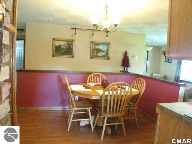 627 Rockingham Avenue Alma, MI 48801 - Photo 15 of 25 1770697-14.JPG