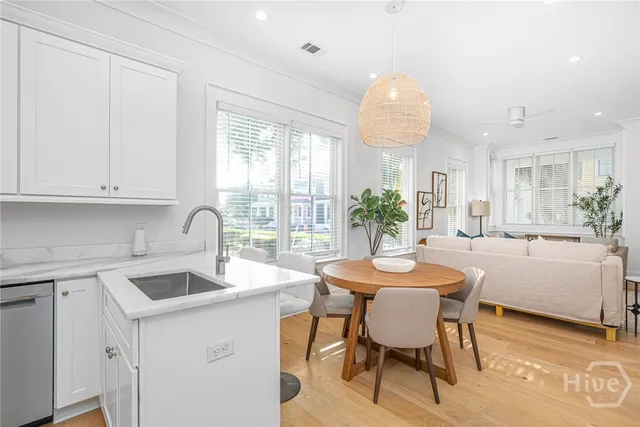 $640,000 | 216 West 43rd Street, Savannah, GA 31401