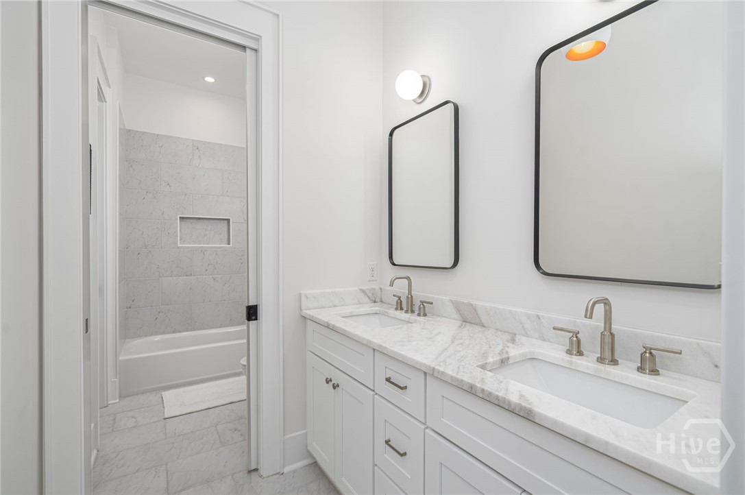 216 West 43rd Street Savannah, GA 31401 - Photo 14 of 32