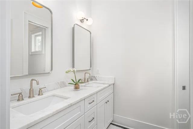 $640,000 | 216 West 43rd Street, Savannah, GA 31401