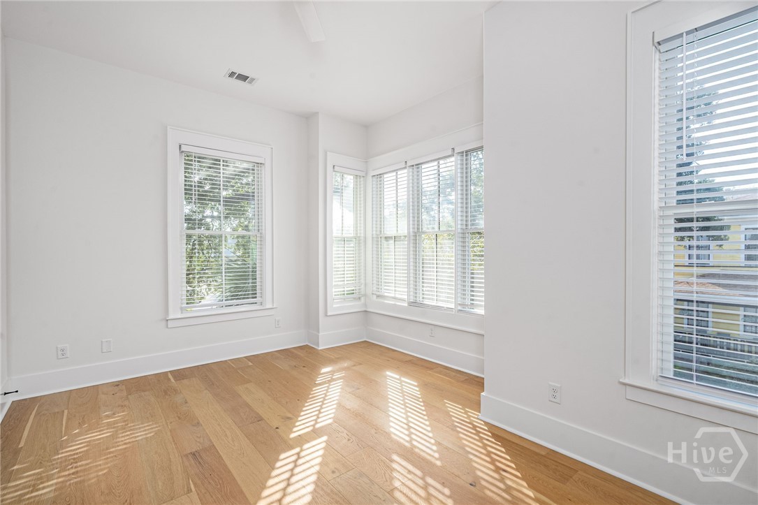 216 West 43rd Street Savannah, GA 31401 - Photo 26 of 32