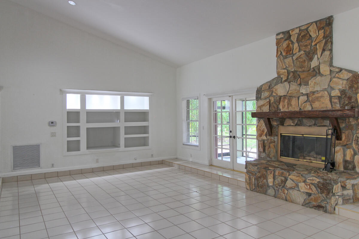 10690 Barn Road Lake Worth, FL 33449 - Photo 21 of 39 IMG_0201_2_3