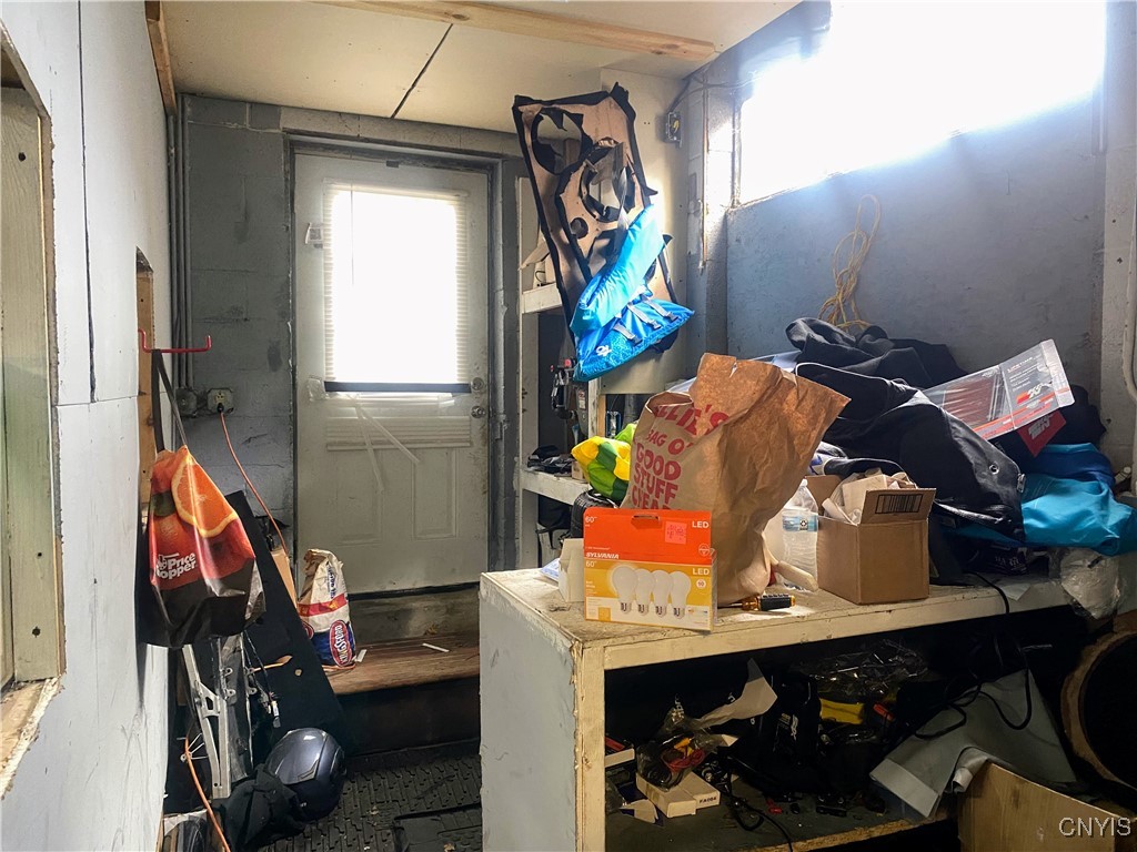 931 Butternut Street Syracuse, NY 13208 - Photo 7 of 23