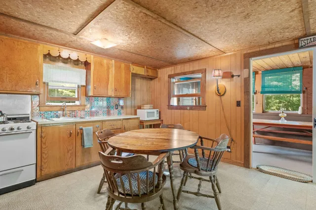 $982,900 | 133-137 Browns Pasture Road, Strafford, NH 03884