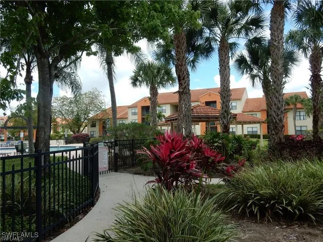 $1,500 | 13555 Eagle Ridge Drive, Unit 912, Fort Myers, FL 33912