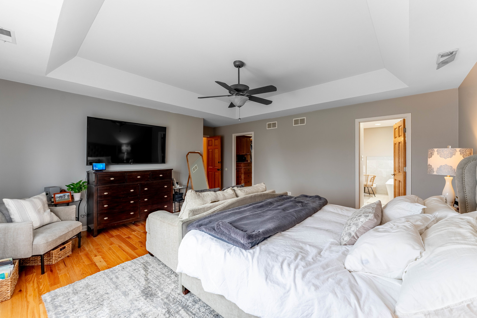1442 Kinross Street Flossmoor, IL 60422 - Photo 22 of 53 a bedroom with a bed and a flat screen tv