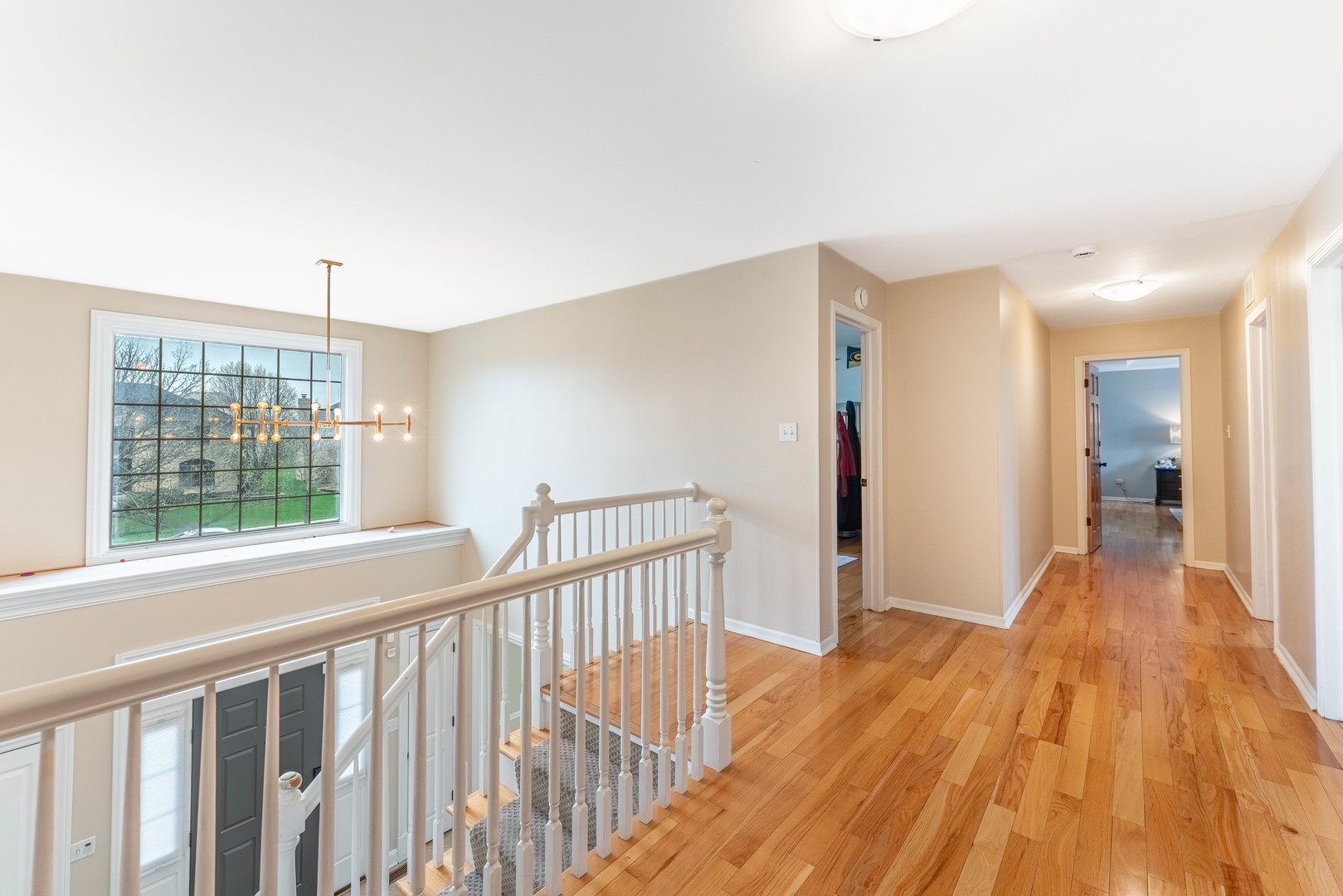1442 Kinross Street Flossmoor, IL 60422 - Photo 33 of 53 a view of hallway with wooden floor