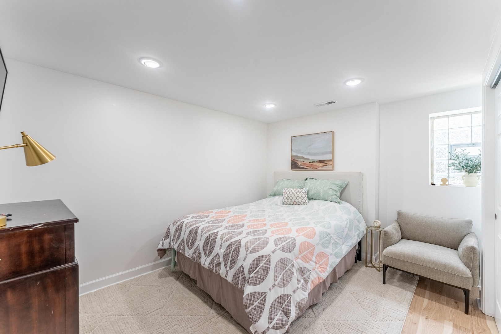 1442 Kinross Street Flossmoor, IL 60422 - Photo 40 of 53 a bedroom with a bed and a couch