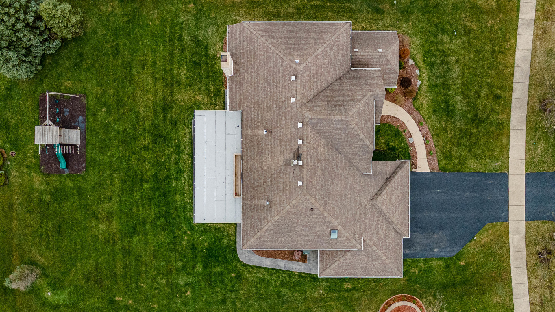 1442 Kinross Street Flossmoor, IL 60422 - Photo 5 of 53 an aerial view of a house