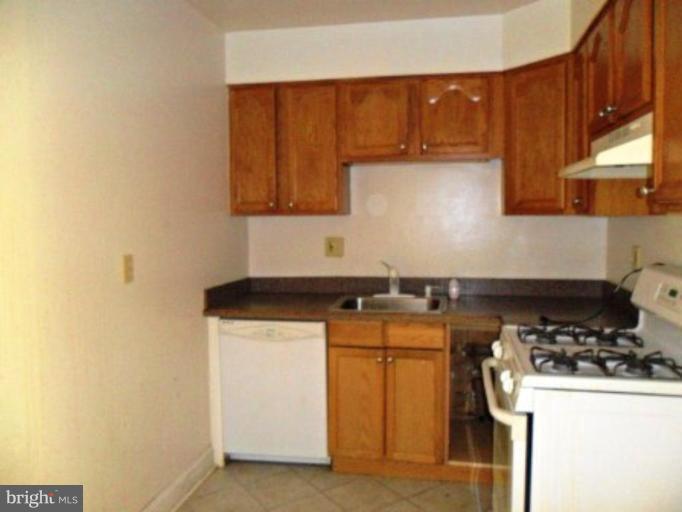 1733 Addison Road South, Unit 1733 District Heights, MD 20747 - Photo 3 of 8 Kitchen