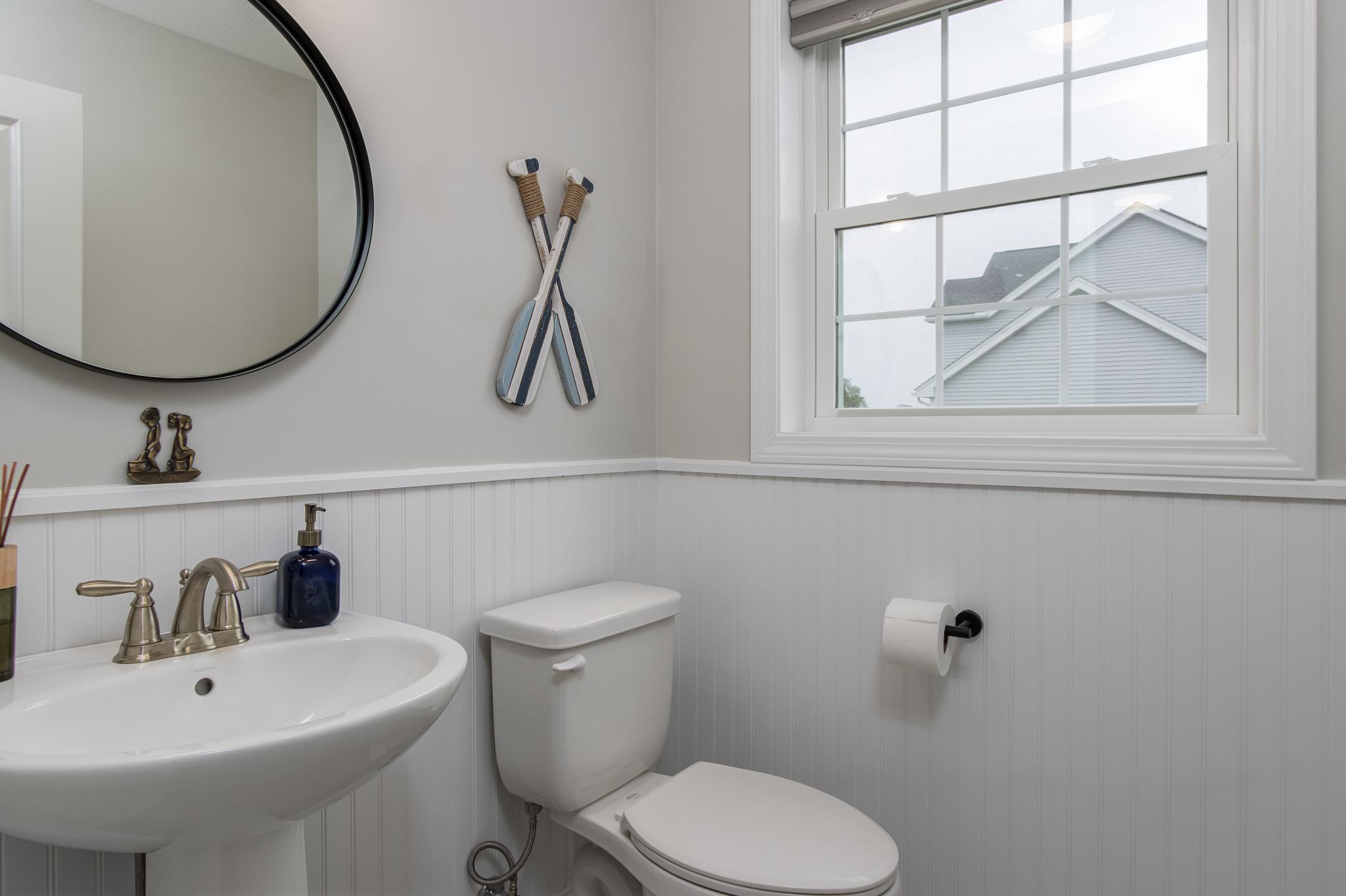 243 University Circle Hooksett, NH 03106 - Photo 15 of 35